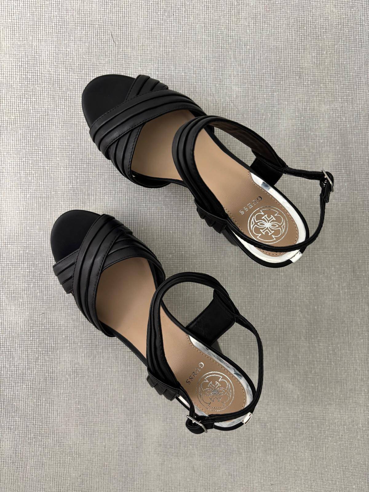 GUESS Schuhe 39 Schwarz
