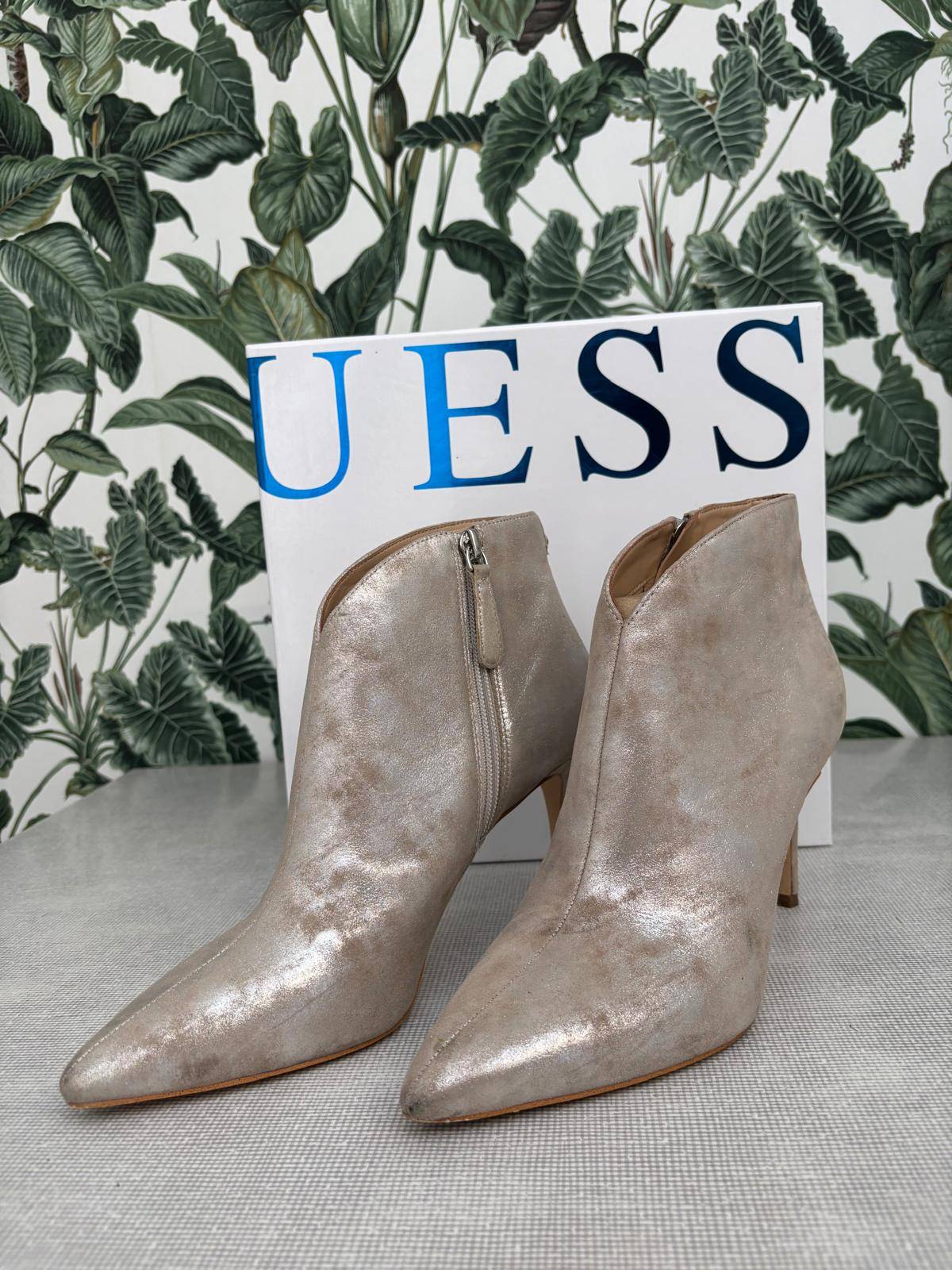 GUESS Schuhe 39 Beige