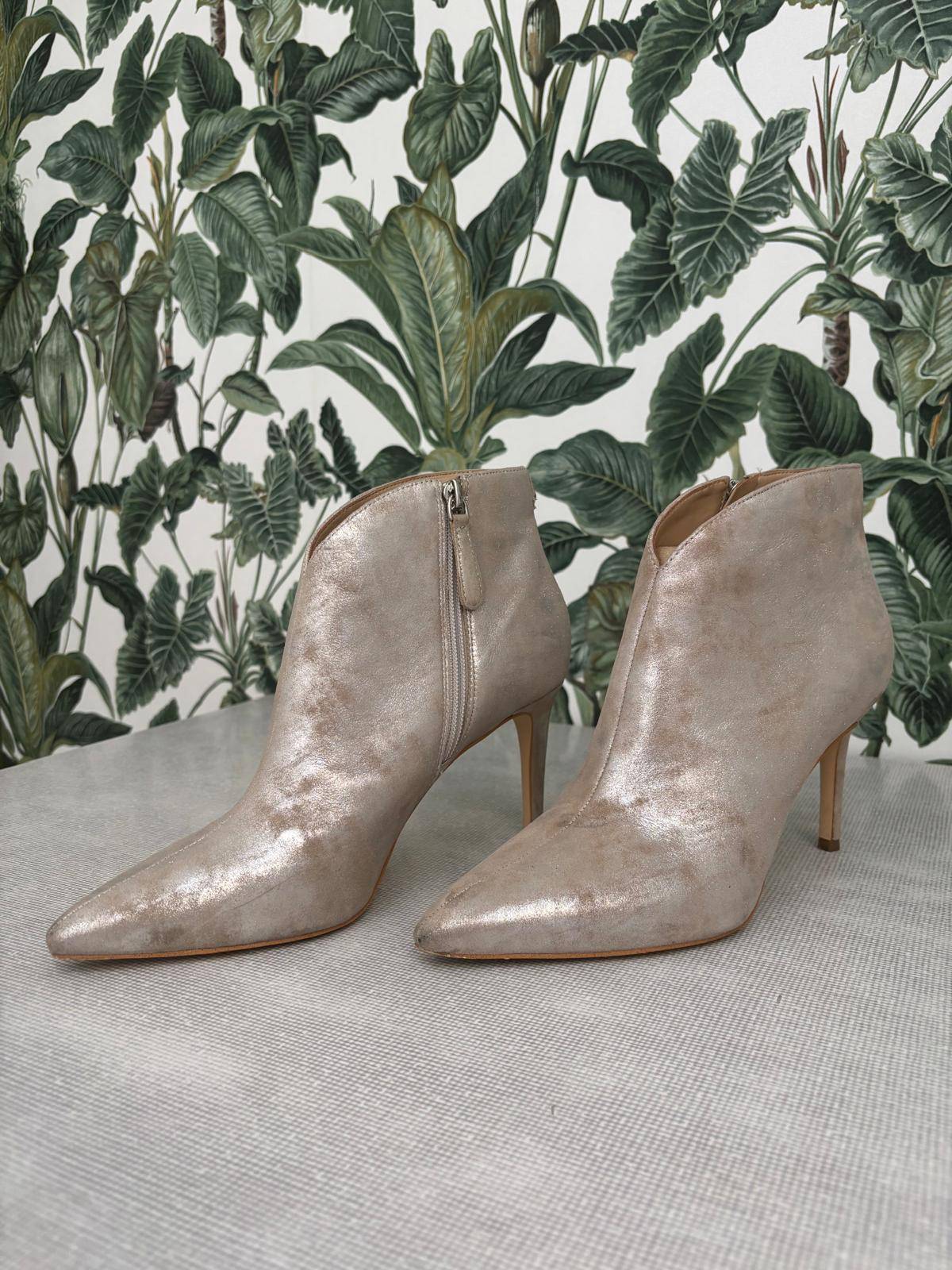 GUESS Schuhe 39 Beige
