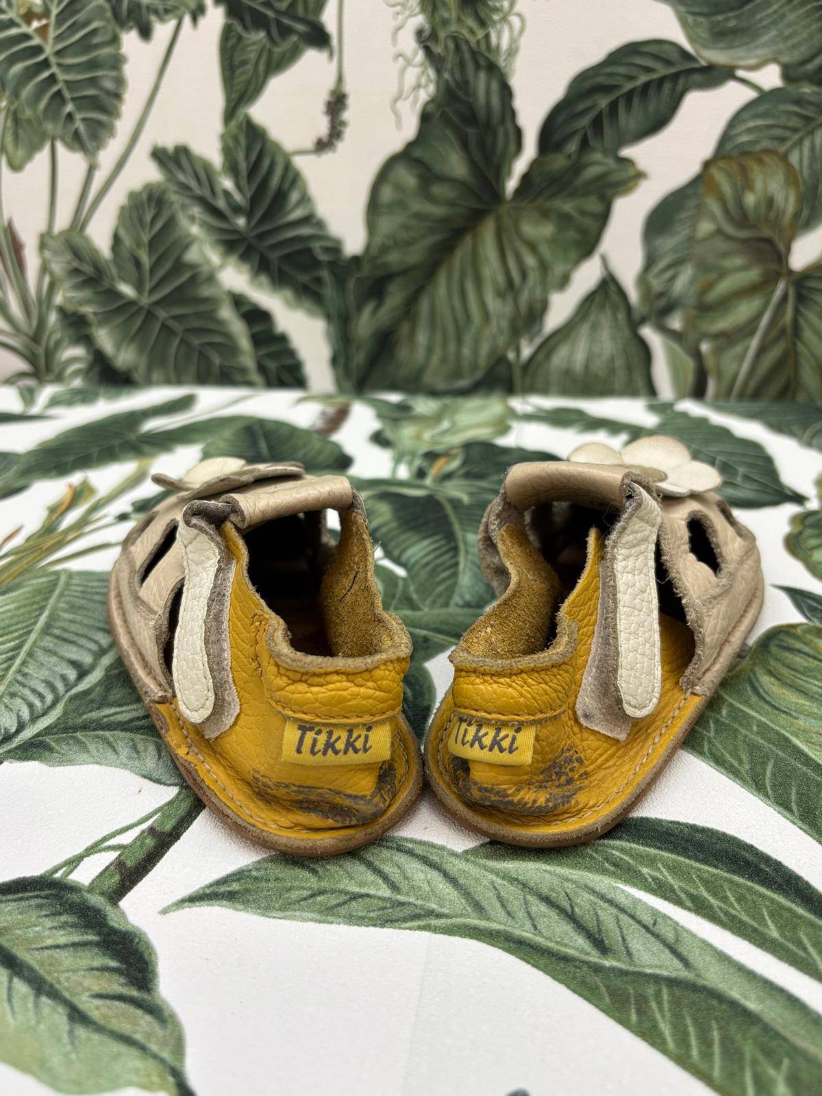 Tikki Schuhe 22 Beige und Gelb