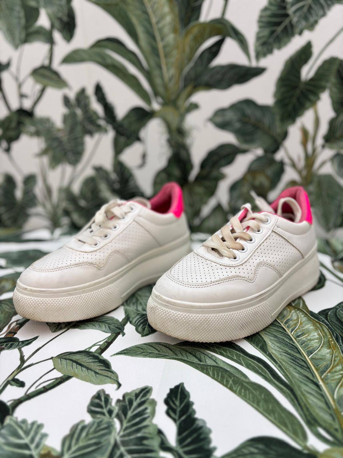 Chillegs Sneaker 36 Weiß mit pinken Akzenten