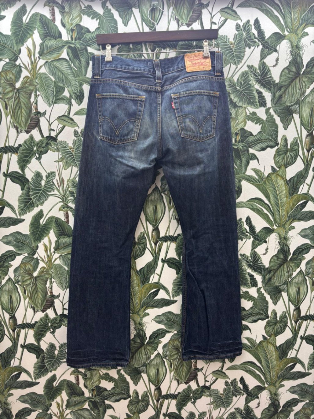 Levis 512 Bootcut Jeans W33-L32 Dunkelblau mit ausgewaschenen Effekten