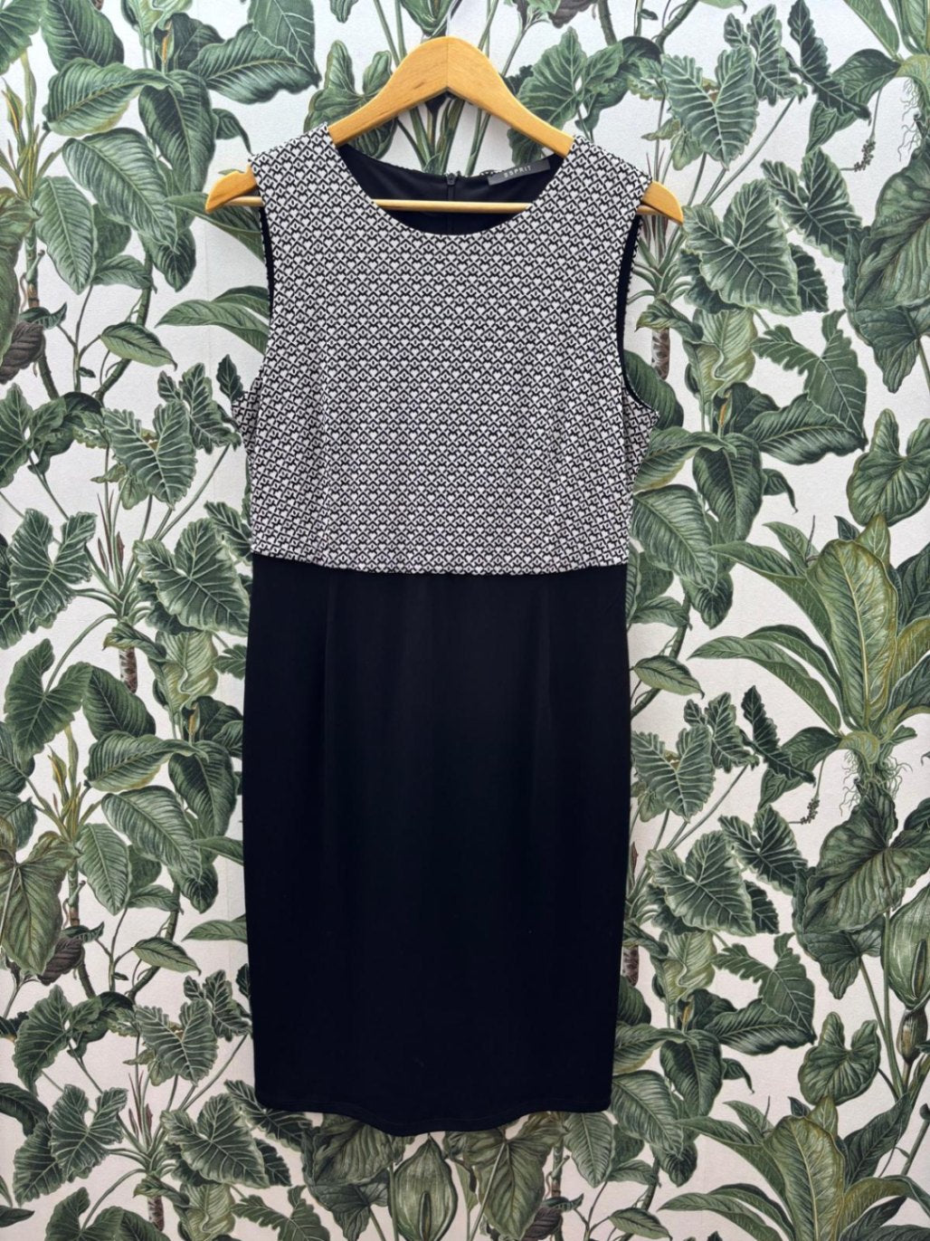 Esprit Kleid L Schwarz und Weiß