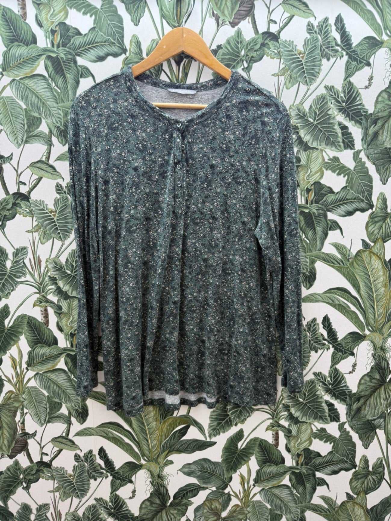Enzaloree Top 2XL Dunkelgrün mit kleinen Blumenmustern