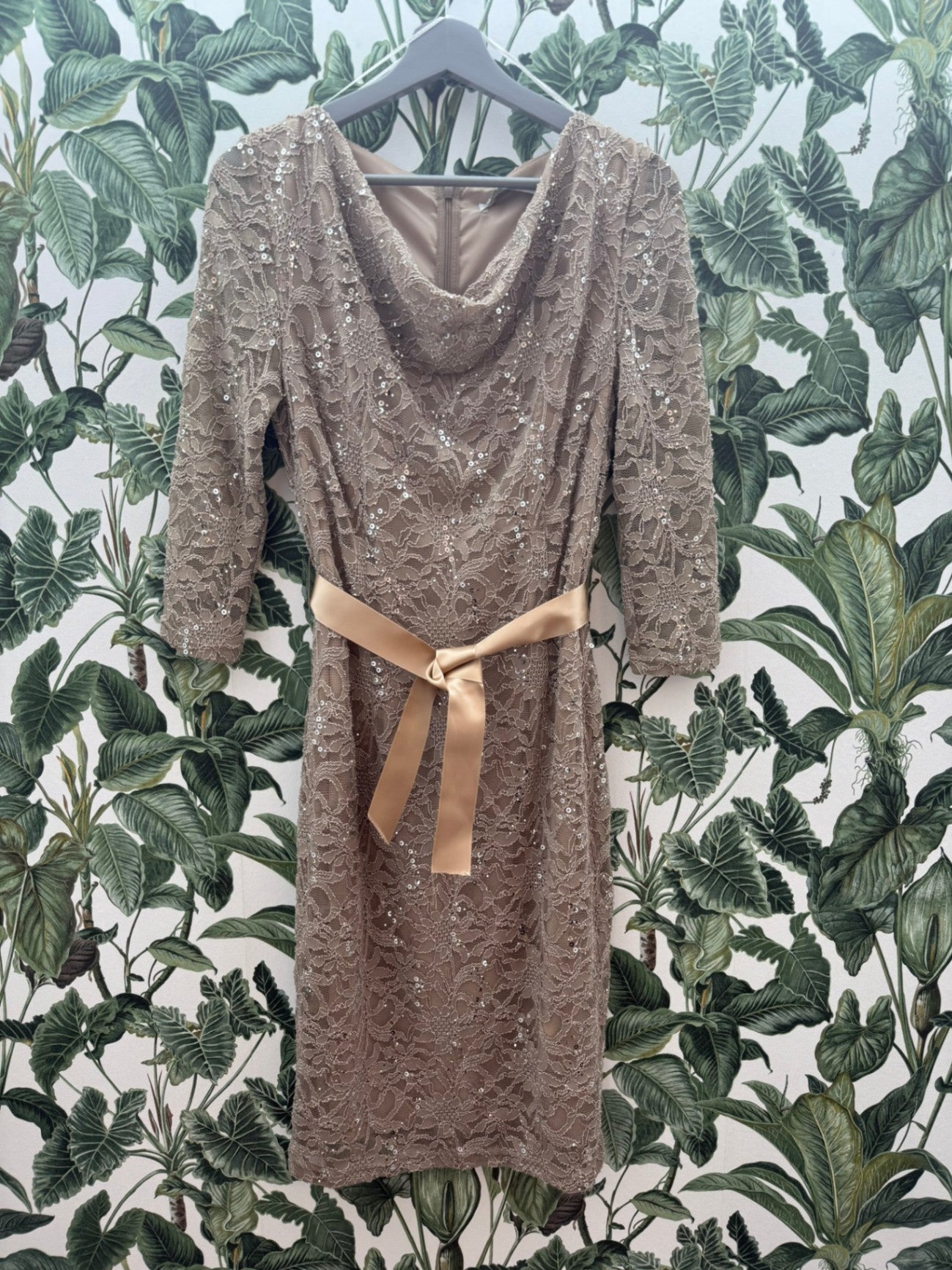 Barbara Schwarzer Spitze mit Pailletten L Beige