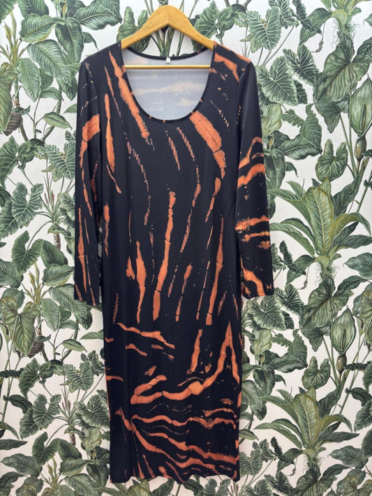 Unbekannt Damen - Kleid XL Schwarz mit orangefarbenen Mustern