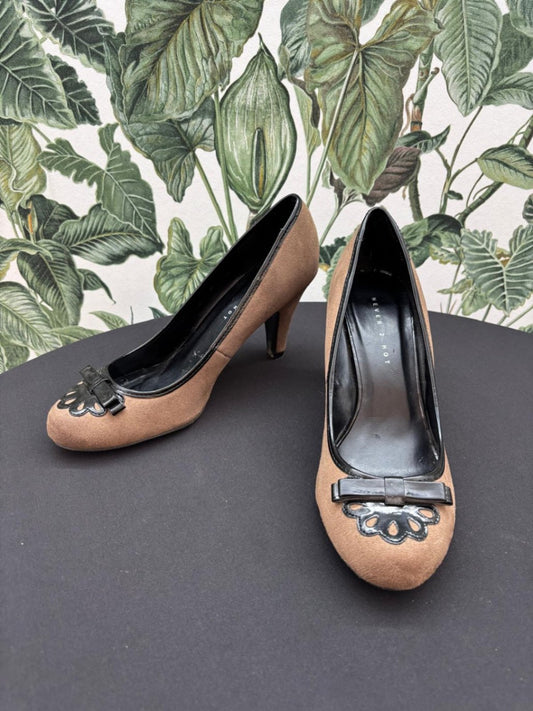Never2Hot Damen - Schuhe 39 Beige und Schwarz
