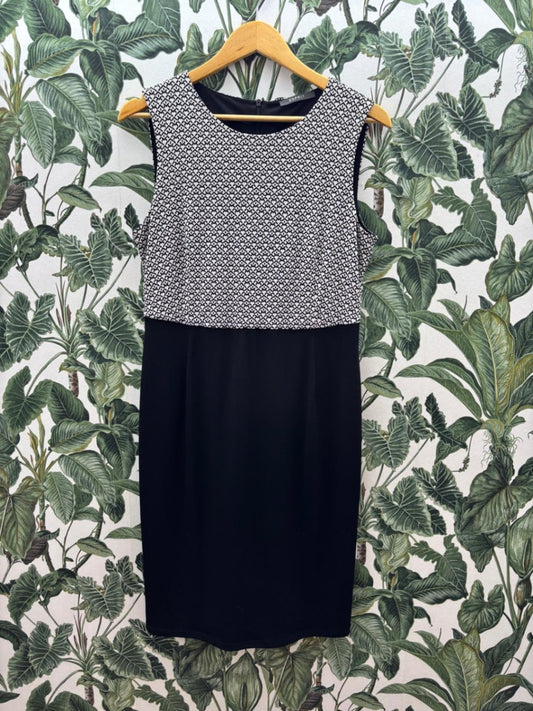 Esprit Kleid L Schwarz und Weiß