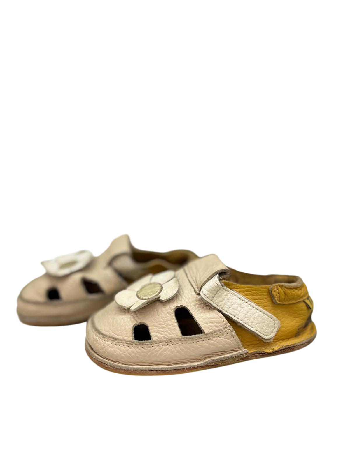 Tikki Schuhe 22 Beige und Gelb